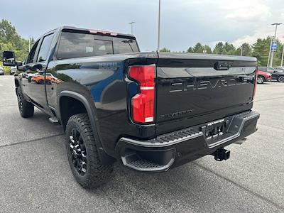 New 2025 Chevrolet Silverado 2500 LT Crew Cab 4WD Pickup for sale #2542325 - photo 2