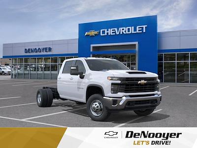 New 2026 Chevrolet Silverado 3500 Crew Cab Cab Chassis for sale #B26016 - photo 1