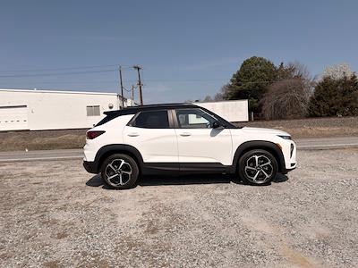 Used 2023 Chevrolet Trailblazer - photo 1