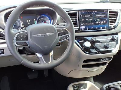 Used 2024 Chrysler Pacifica - photo 1
