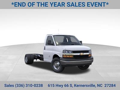 2025 Chevrolet Express 4500 DRW RWD Cutaway for sale #FK021838 - photo 1