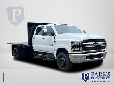 New 2024 Chevrolet Silverado 5500 1WT Crew Cab 4x2 PJ's Flatbed Truck for sale #FK8148 - photo 1