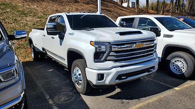 Used 2026 Chevrolet Silverado 3500 - photo 1