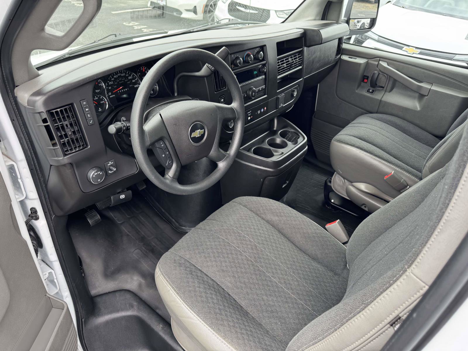 Used 2024 Chevrolet Express 2500 - photo 2