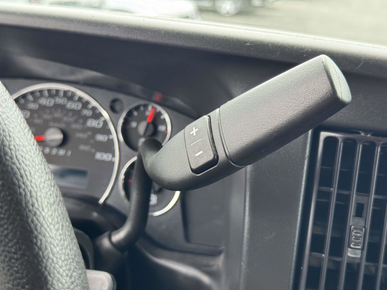 Used 2024 Chevrolet Express 2500 - photo 5
