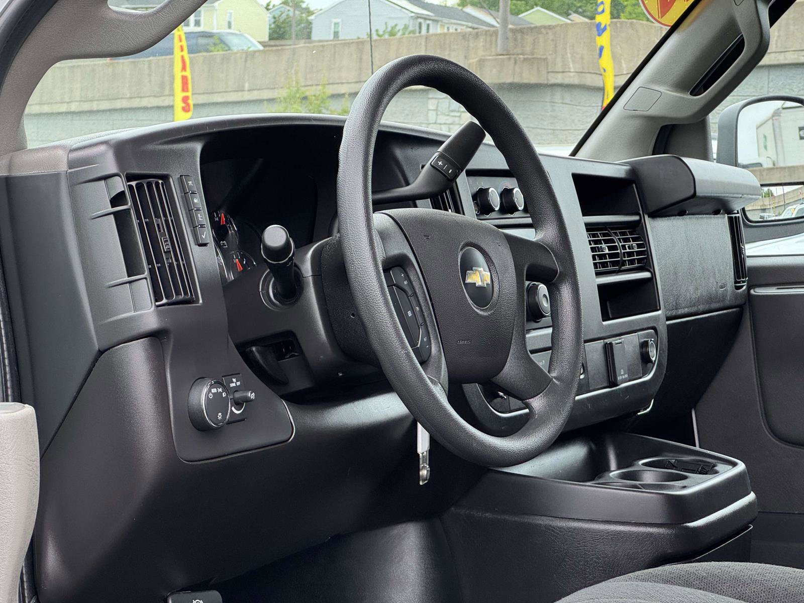 Used 2024 Chevrolet Express 2500 - photo 8