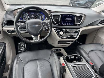 2019 Chrysler Pacifica FWD Minivan for sale #KR541668 - photo 2
