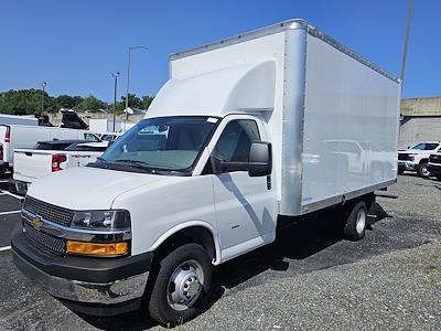 New 2024 Chevrolet Express 3500 1WT Regular Cab RWD 15' Wabash Box Van for sale #R1169937 - photo 1