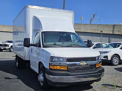 New 2024 Chevrolet Express 3500 1WT Regular Cab RWD 15' Wabash Box Van for sale #R1169937 - photo 2