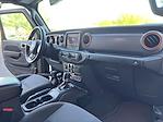 2021 Jeep Gladiator Crew Cab 4WD Pickup for sale #H567532 - photo 19
