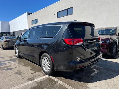 Used 2017 Chrysler Pacifica - photo 1