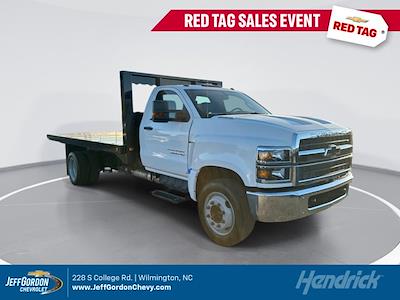 2025 Chevrolet Silverado 5500 Regular Cab DRW RWD Knapheide Flatbed Truck for sale #CS11844 - photo 1