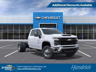 2026 Chevrolet Silverado 3500 Crew Cab 4WD Cab Chassis for sale #CT10877 - photo 1