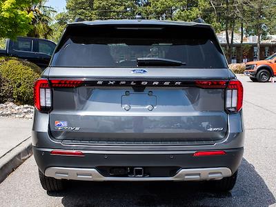 Used 2025 Ford Explorer - photo 2
