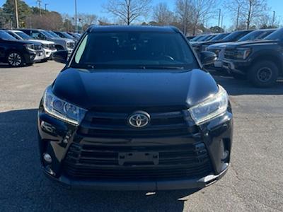Used 2017 Toyota Highlander SE for sale #6C0006A - photo 2