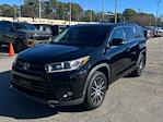 Used 2017 Toyota Highlander SE for sale #6C0006A - photo 1