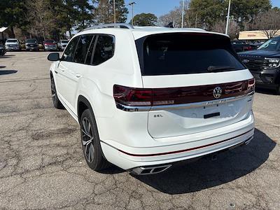 Used 2024 Volkswagen Atlas - photo 1