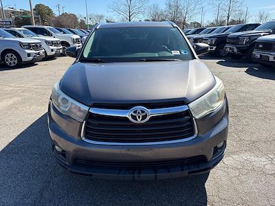 Used 2015 Toyota Highlander - photo 1