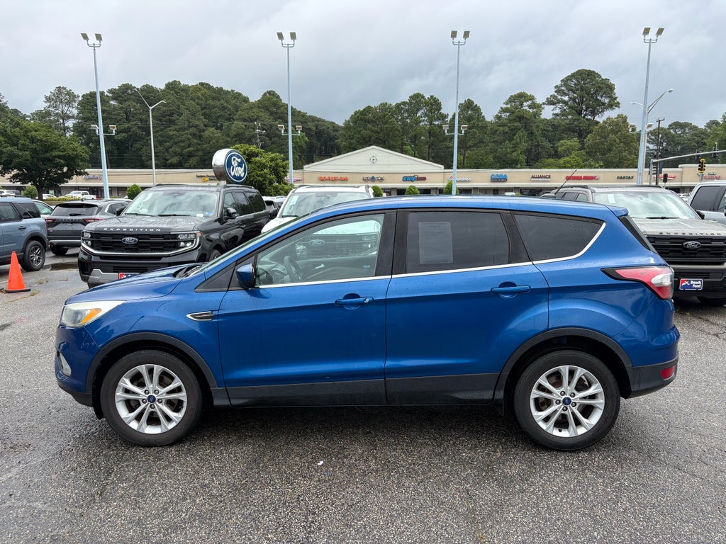 Used 2017 Ford Escape - photo 10