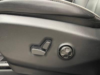 Used 2025 Chrysler Pacifica - photo 1