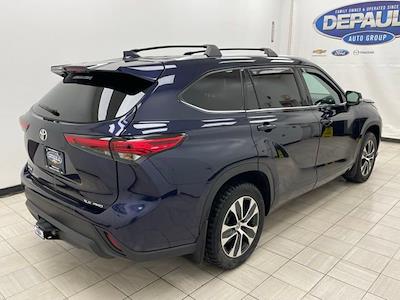 Used 2021 Toyota Highlander - photo 1