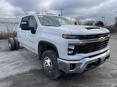 2025 Chevrolet Silverado 3500 Crew Cab 4WD, Cab Chassis for sale #T31482 - photo 1