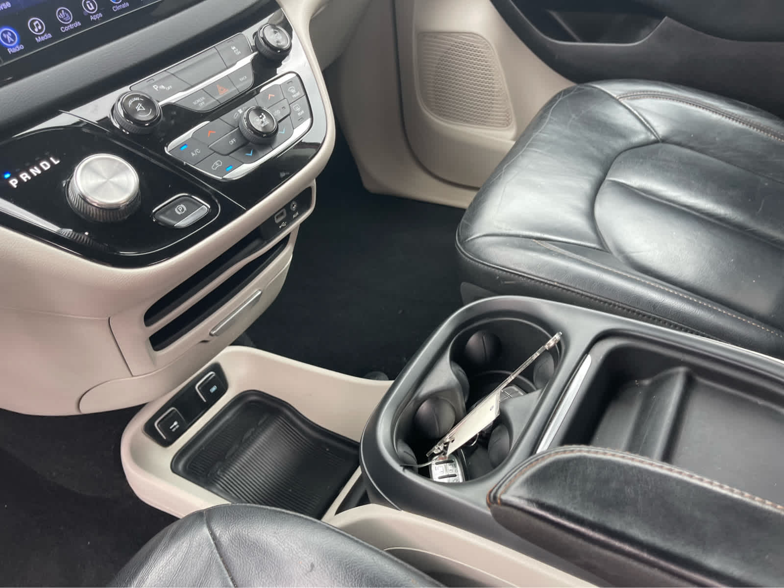 Used 2017 Chrysler Pacifica - photo 18