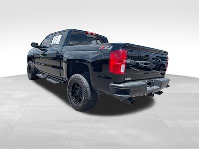 2018 Chevrolet Silverado 1500 Crew Cab 4WD Pickup for sale #L253935A - photo 2