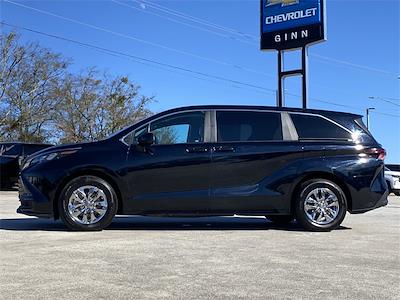 Used 2024 Toyota Sienna - photo 1