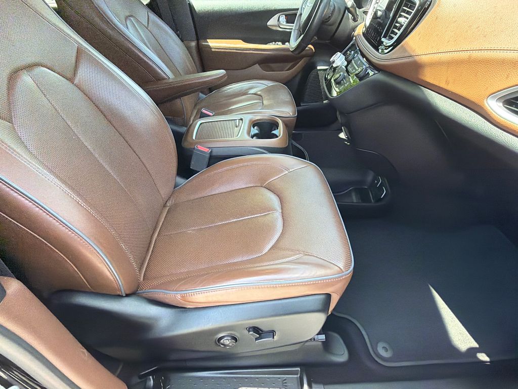 Used 2018 Chrysler Pacifica - photo 14