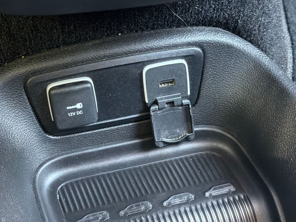 Used 2018 Chrysler Pacifica - photo 32