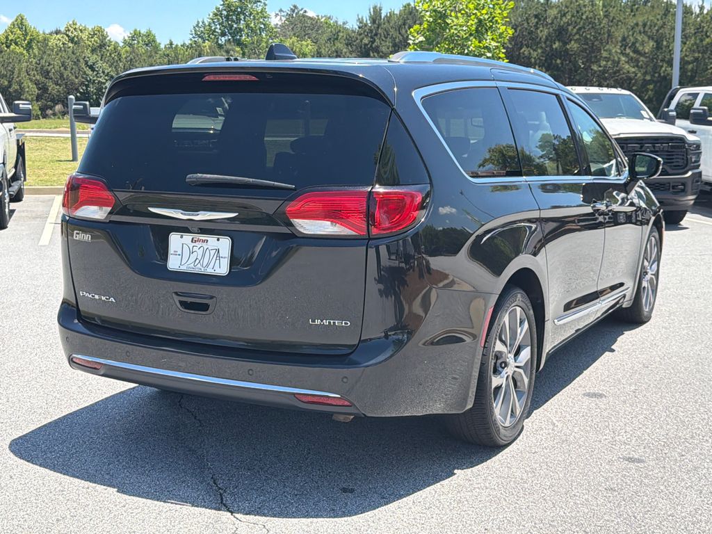 Used 2018 Chrysler Pacifica - photo 8
