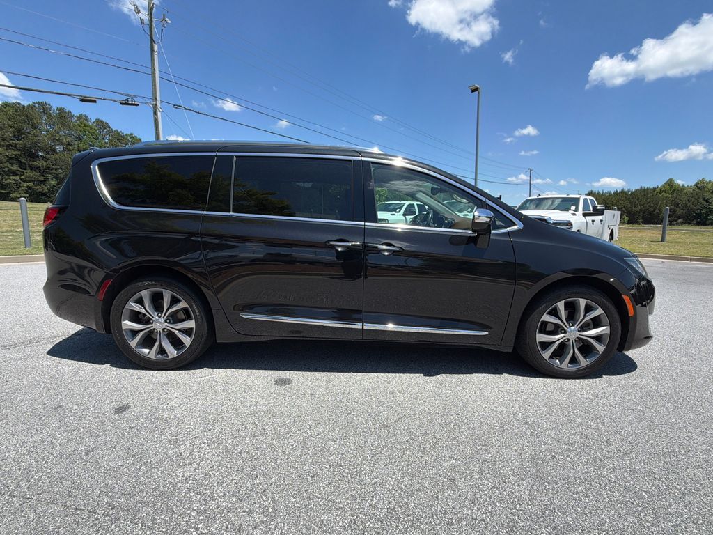 Used 2018 Chrysler Pacifica - photo 9
