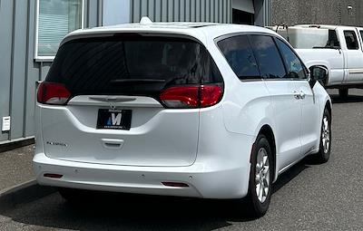 2018 Chrysler Pacifica FWD Minivan for sale #CAP250661 - photo 2