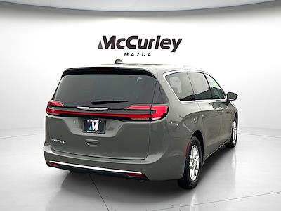 Used 2023 Chrysler Pacifica - photo 1