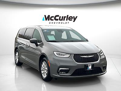 Used 2023 Chrysler Pacifica - photo 1