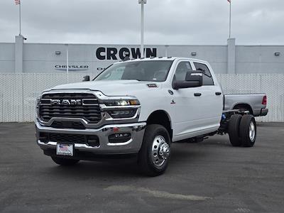 2025 Ram 3500 Crew Cab DRW 4x4 Cab Chassis for sale #250526 - photo 1