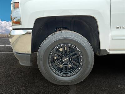 Used 2018 Chevrolet Silverado 1500 - photo 1