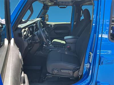 2021 Jeep Gladiator Crew Cab 4x4 Pickup for sale #T561039 - photo 2