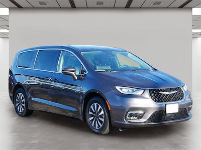 2022 Chrysler Pacifica FWD Minivan for sale #17563M - photo 1