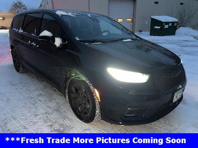 Used 2022 Chrysler Pacifica Limited Minivan for sale #17604M1 - photo 1