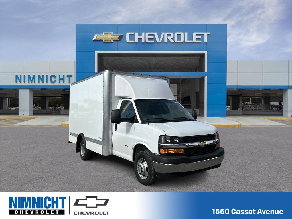 2024 Chevrolet Express 3500 