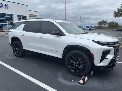 Used 2025 Chevrolet Traverse - photo 1