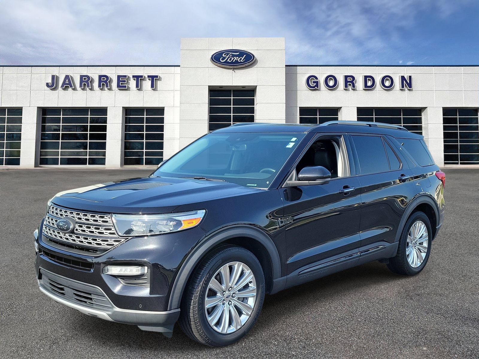 Used 2021 Ford Explorer - photo 2
