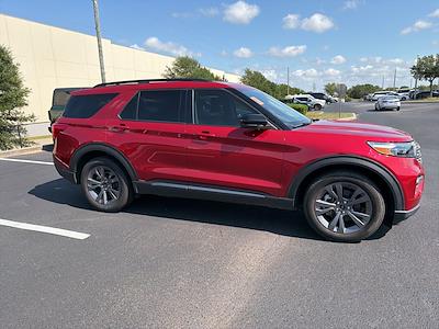 Used 2024 Ford Explorer - photo 2