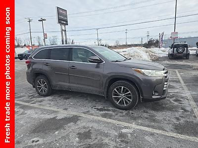 Used 2019 Toyota Highlander SE for sale #Q252028A - photo 1
