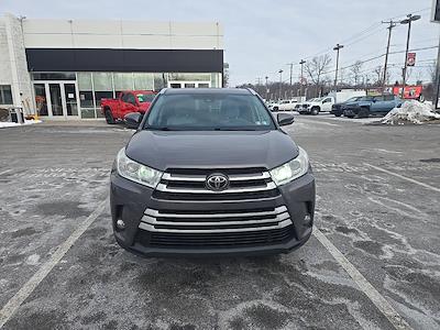 Used 2019 Toyota Highlander SE for sale #Q252028A - photo 2