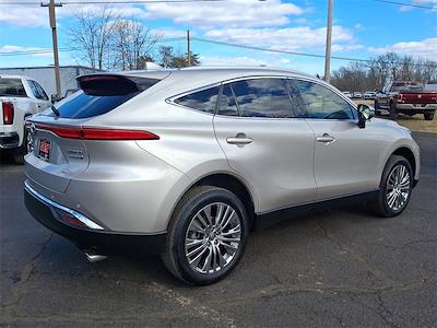 Used 2022 Toyota Venza LE AWD SUV for sale #Q450173A - photo 2