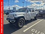 2022 Jeep Gladiator Crew Cab 4WD Pickup for sale #Q450229C - photo 4