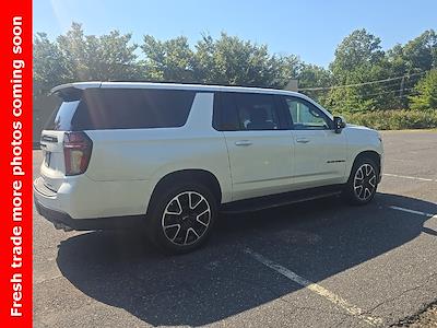 2022 Chevrolet Suburban 4WD SUV for sale #Q950069A - photo 2